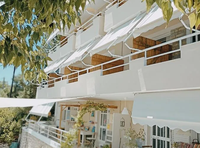 Apartament Heras Garden Vasiliki