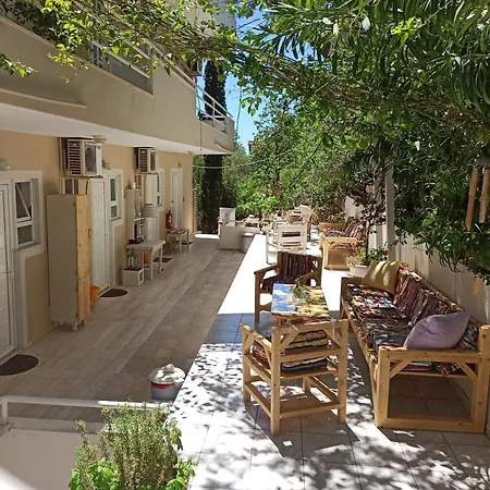 Heras Garden Apartman *