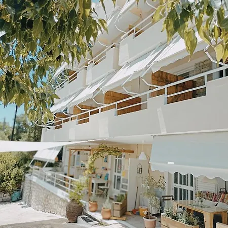 Apartament Heras Garden Vasiliki